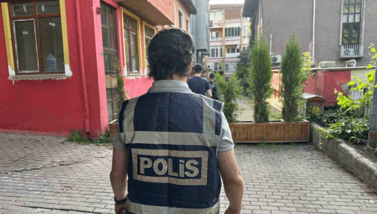 Masaj salonlarına baskın!