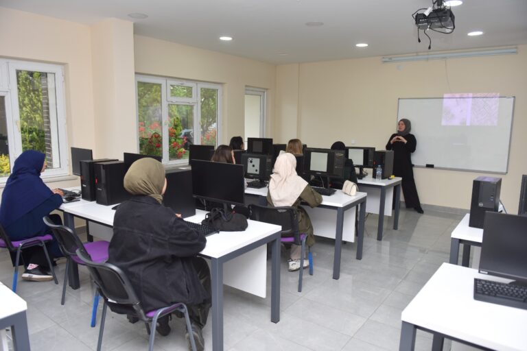 Yıldırım Belediyesinden hem eğitim hem iş