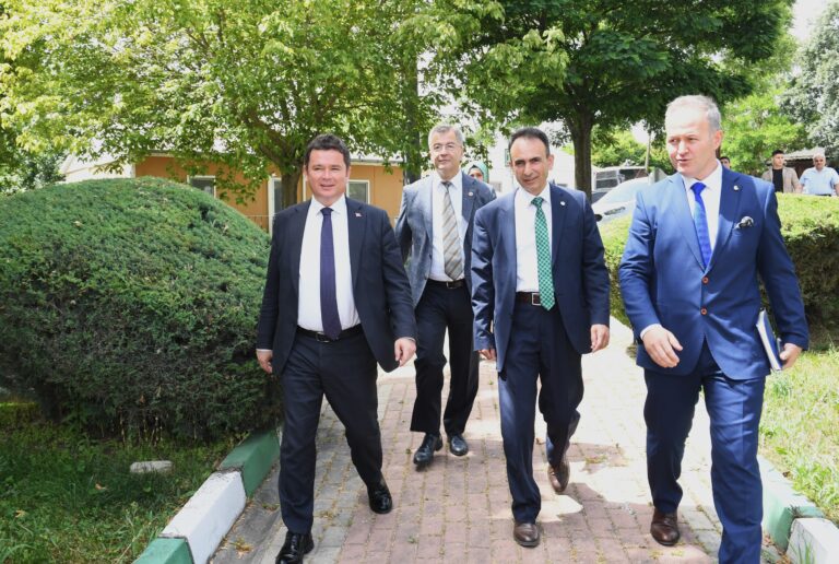 Başkan Aydın: “Hayvanları uyutmayıp kısırlaştıracağız”