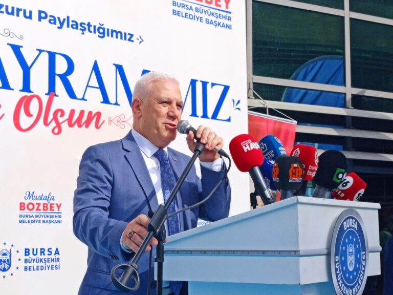 Başkan Bozbey Belediye personelleri ile bayramlaştı