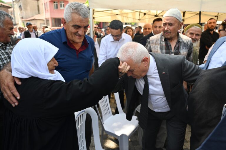 Başkan Bozbey makamını Büyükorhan’a taşıdı