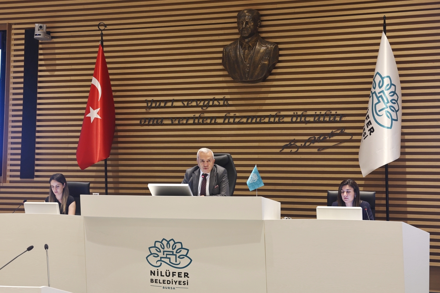 Başkan Şadi Özdemir: Çalışanlarımız öncelikli