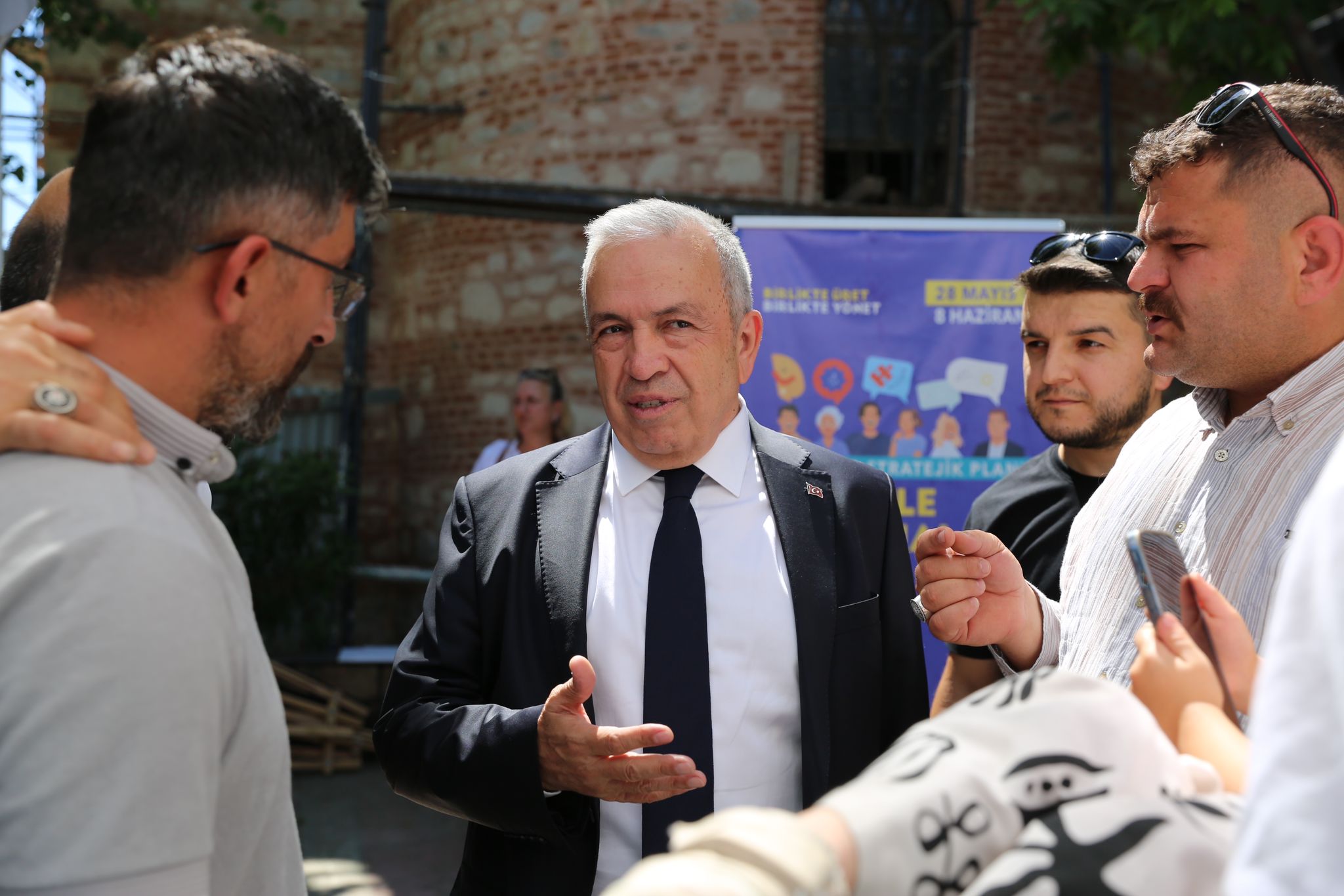 Başkan Şadi Özdemir Mahalle Buluşmaları’na katıldı