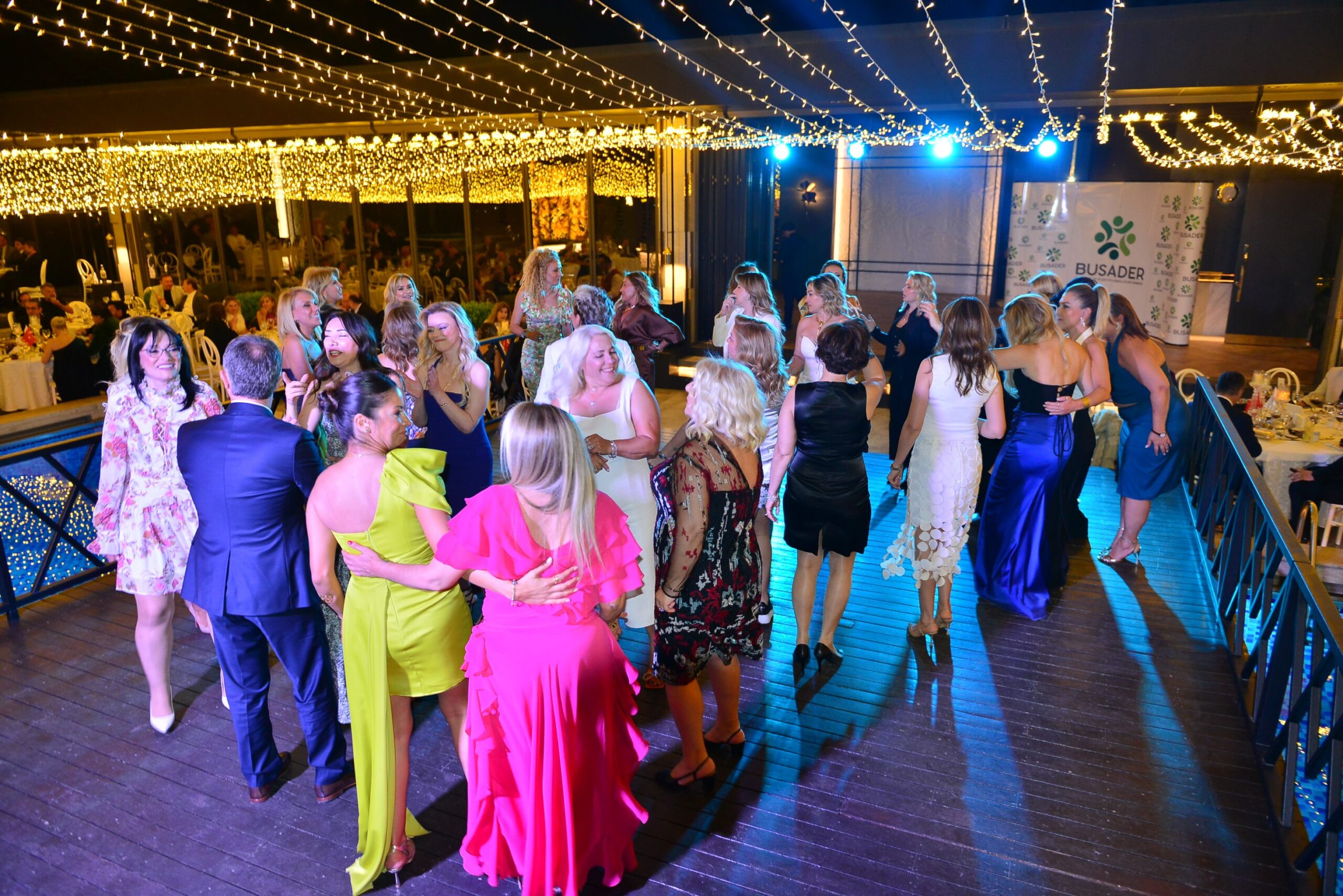 Bursa BUSADER'den sezona renkli veda