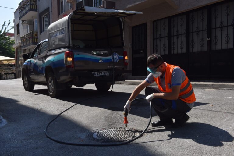 Bursa Yıldırım'da ilaçlama çalışmaları devam ediyor