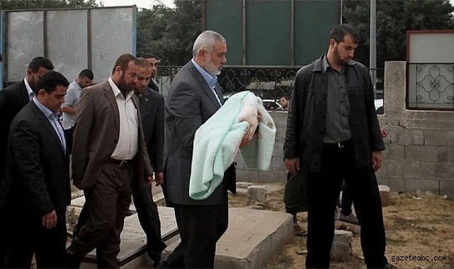 İsrail ordusu Haniye’nin ailesinden 10 kişiyi öldürdü