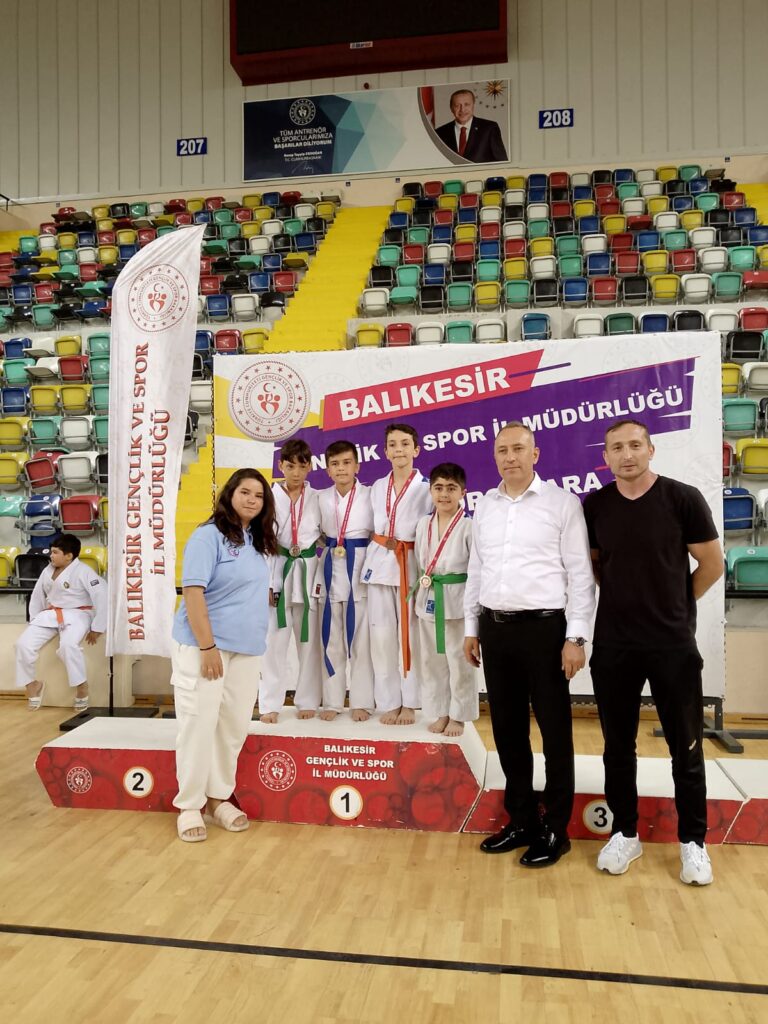 Osmangazili genç ve minik judocular madalyaları topladı