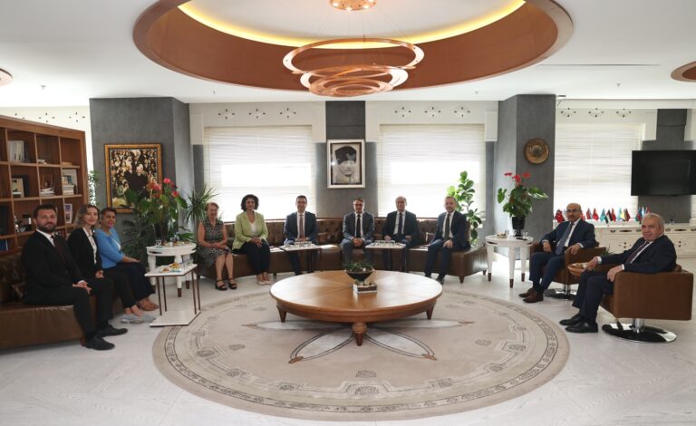 Vali Mahmut Demirtaş’tan Başkan Şadi Özdemir’e ziyaret