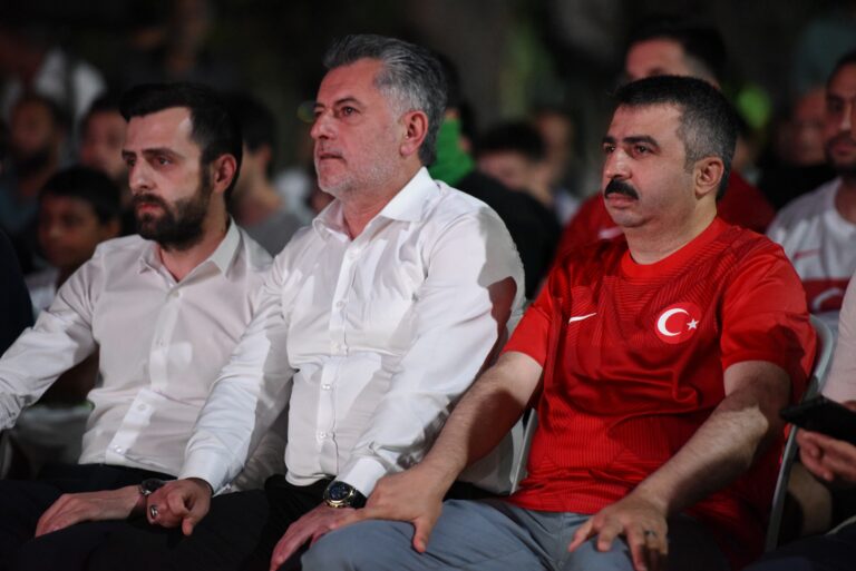 Yıldırım'da dev ekranda milli maç heyecanı