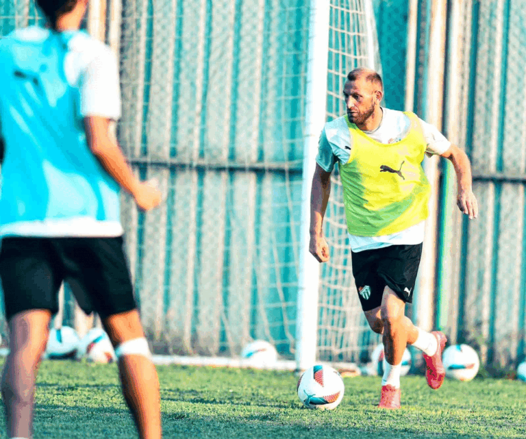 Bursaspor yeni sezona bomba gibi geliyor