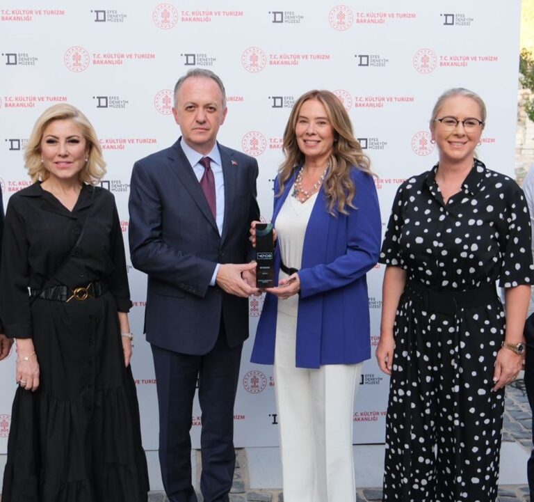 Efes Deneyim Müzesi başarısını Efes Antik Kenti’nde kutladı