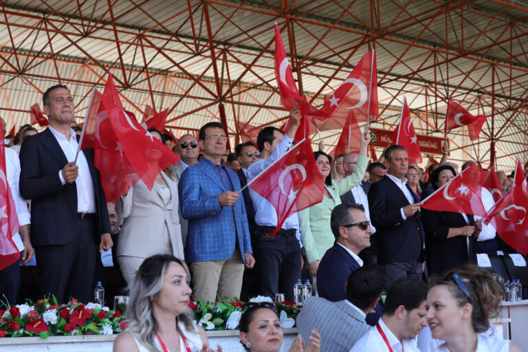 Özel ve İmamoğlu’ndan Edirne Belediye Başkanı Akın’a ‘Kırkpınar’ ziyareti