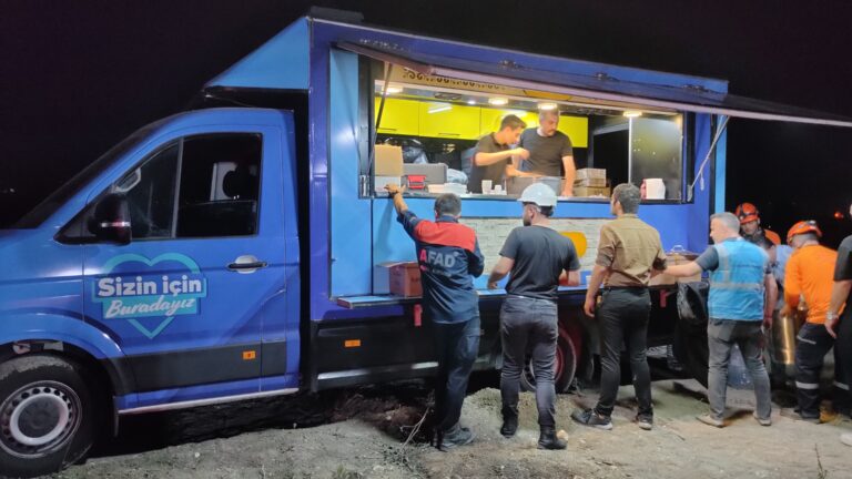 Yıldırım'dan yangın söndürme çalışmalarına tam destek