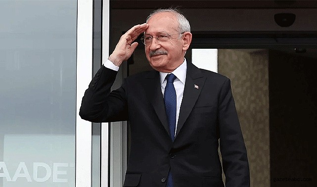 Eski Başkan Geri Dönüyor!