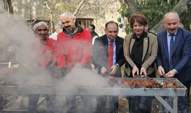 Cenazede büyük rezillik!