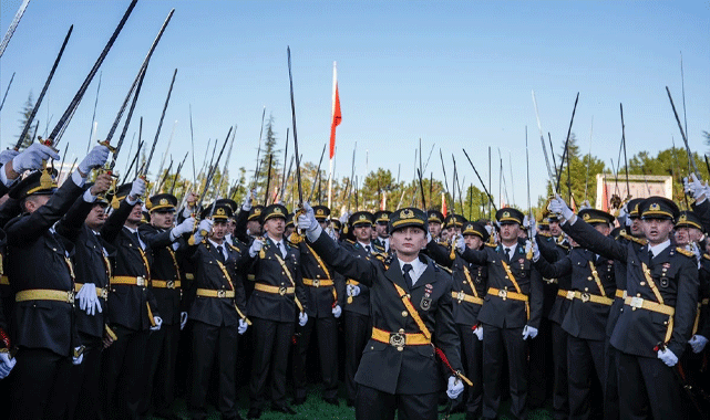 CHP lideri Özel: “Mustafa Kemal’in askerleri onlar”