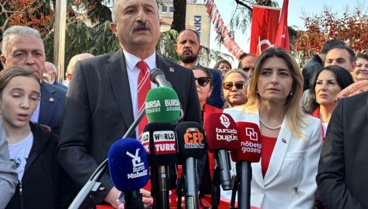 CHP Bursa İl Başkanlığı 29 Ekim Çelenk sunma töreni gerçekleşti