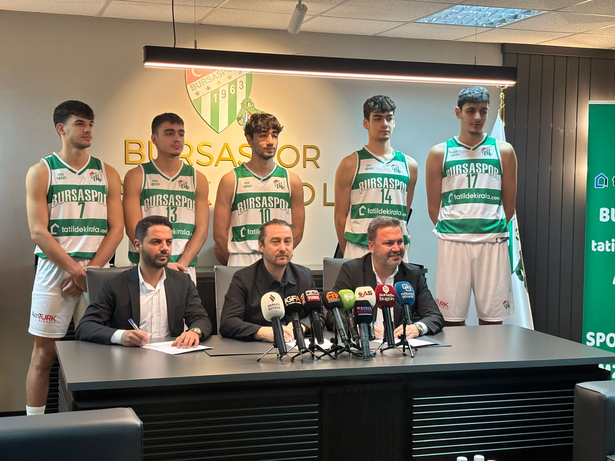 Bursaspor gücüne güç katmaya devam ediyor