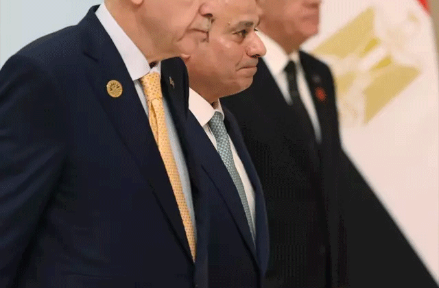 Sisi’den Cumhurbaşkanı Erdoğan’a Özel Karşılama!