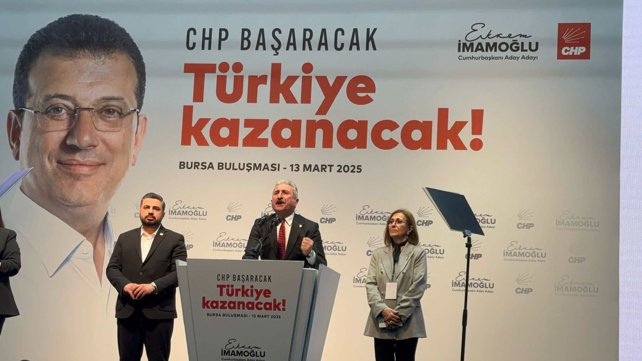 Nihat Yeşiltaş: "Türkiye'yi Karanlıktan Kurtaracağız"