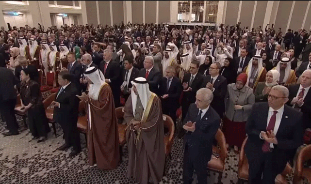 Erdoğan’ın sözleri salonu ayağa kaldırdı