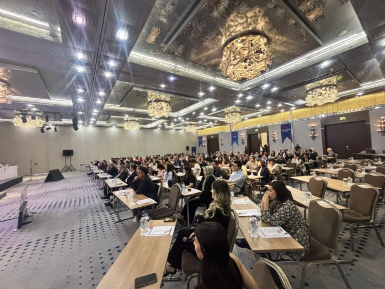 Bursa'da Canlı Yayında Göz Ameliyatı!