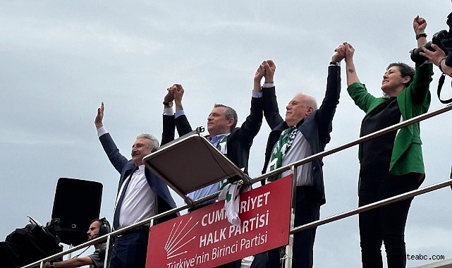 Özgür Özel: “Ben İmamoğlu’nu Millete Alkışlatıyorum”