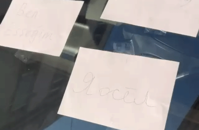 Terk Edilen Lüks Araca Esnaftan Yaratıcı Tepki
