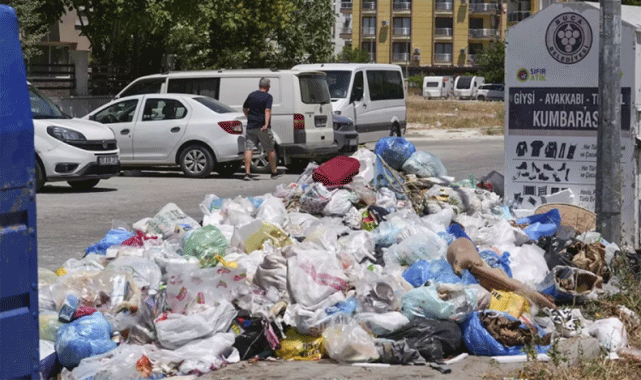 Buca Sokakları Çöp ve Koku ile Mücadele Ediyor