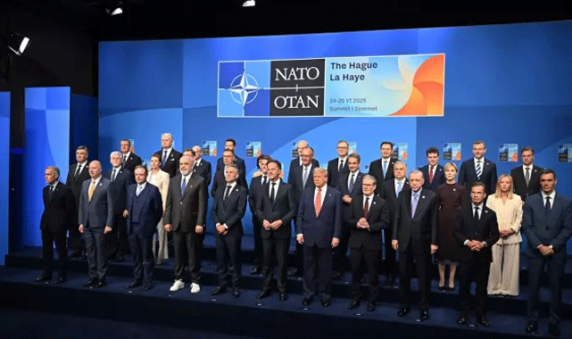 NATO Zirvesi’nde Aile Fotoğrafı!