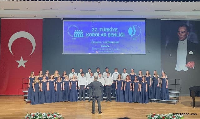 Nilüfer Gençlik Korosu başkentten ödülle geri döndü