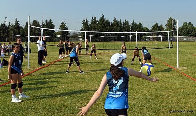 Osmangazi’de kız çocukları için Mini Voleybol Şenliği