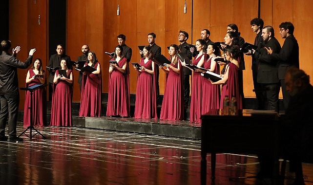 Usta Şair Nazım Hikmet Ölümsüz Eserleriyle Anıldı