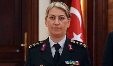 Türk Ordusuna Kadın Paşa