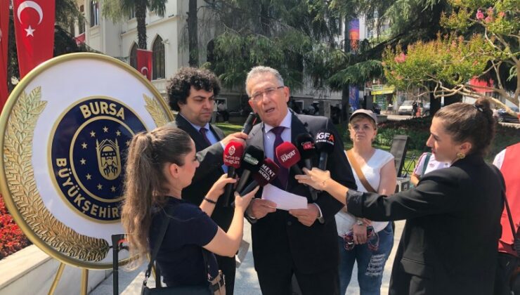 ADD’ den Çelenk Bırakma Töreni
