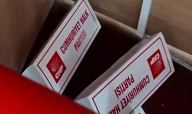 Parti Değişikliği Gerilimi Sürüyor