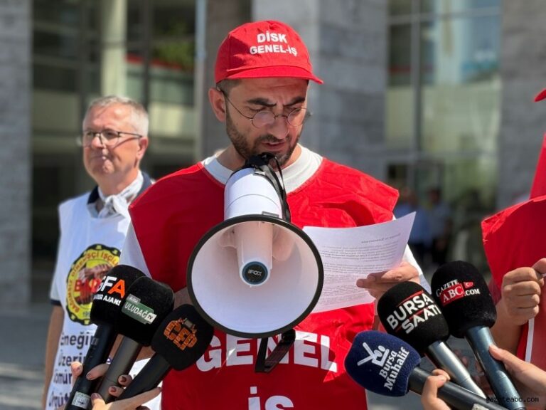 Disk Genel İş Sendikasından Belediye Önünde Tepki!