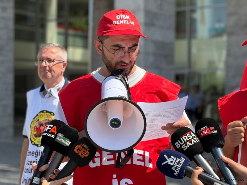 Disk Genel İş Sendikasından Belediye Önünde Tepki!