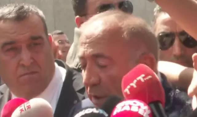 Gürsel Tekin’e Su Şişesi Fırlatıldı