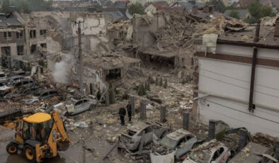 Kiev’de 12 Saatlik Yıkım