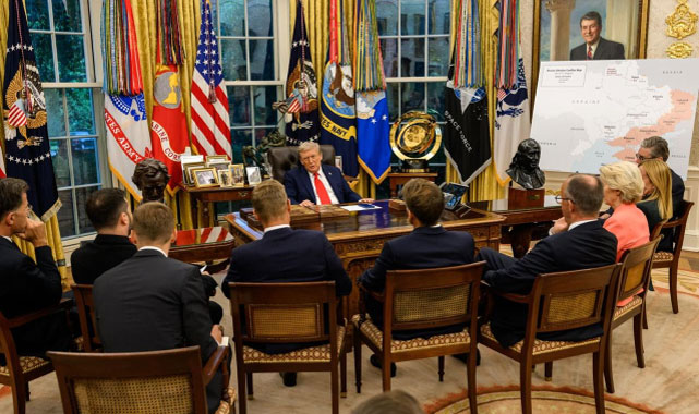 Trump Seçtiği Tarafı Masada Gösterdi