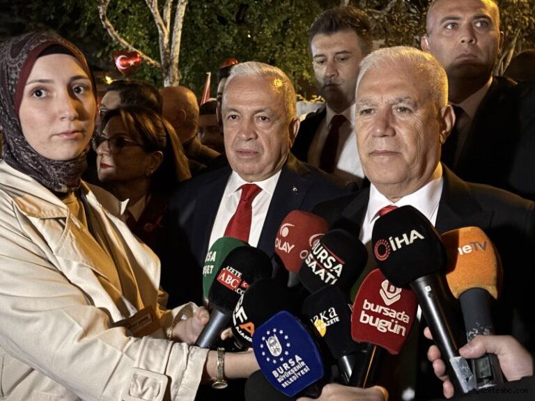 Bursada Coşkulu 29 Ekim Cumhuriyet Bayramı Kutlaması