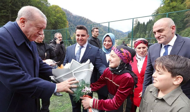 Erdoğan, Memleketi Rize’de Komşularıyla Buluştu