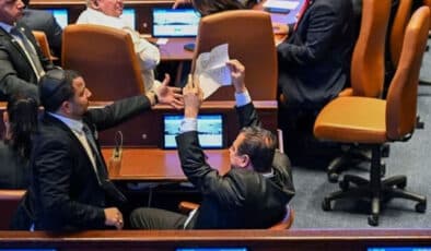 İsrail Meclisinde Trump’a Soykırım Protestosu