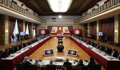 AK Parti ve CHP Kritik Toplantı Öncesi Toplanıyor