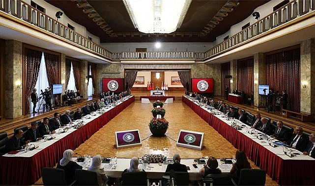 AK Parti ve CHP Kritik Toplantı Öncesi Toplanıyor