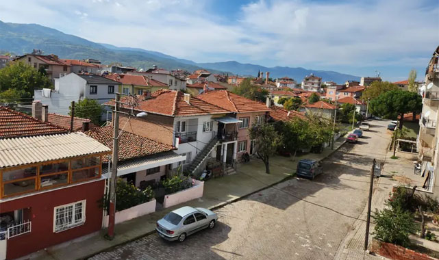 Sındırgı’da Deprem Fırtınası