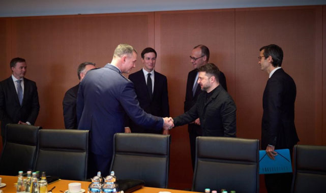 Berlin’de Kritik Zirve