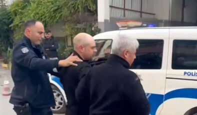 Mersin’de Sokakta Çıplak Dolaşan Yabancı Gözaltında