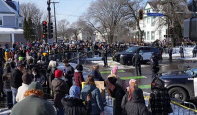 Göçmen Karşıtı Protesto Kanlı Bitti